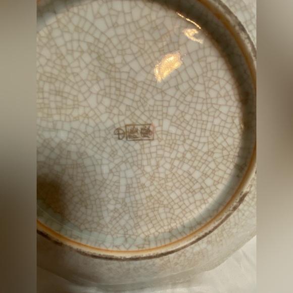 Vintage 19th Century Japanese Crackle-Glazed, Hand-Painted Porcelain 10” Plate - Picture 4 of 5